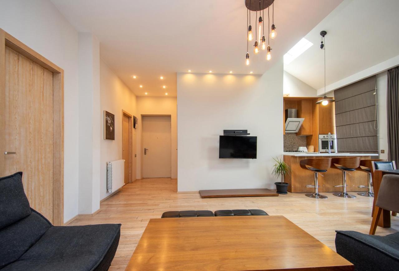 Luxury 4 Bedroom Apartment #1 In The City Center Of Tbilisi Zewnętrze zdjęcie