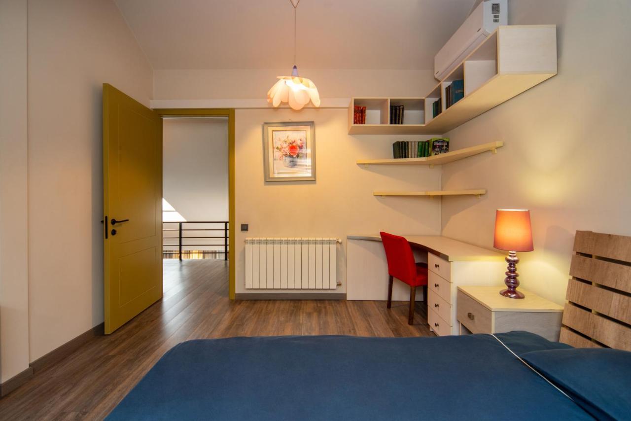 Luxury 4 Bedroom Apartment #1 In The City Center Of Tbilisi Zewnętrze zdjęcie