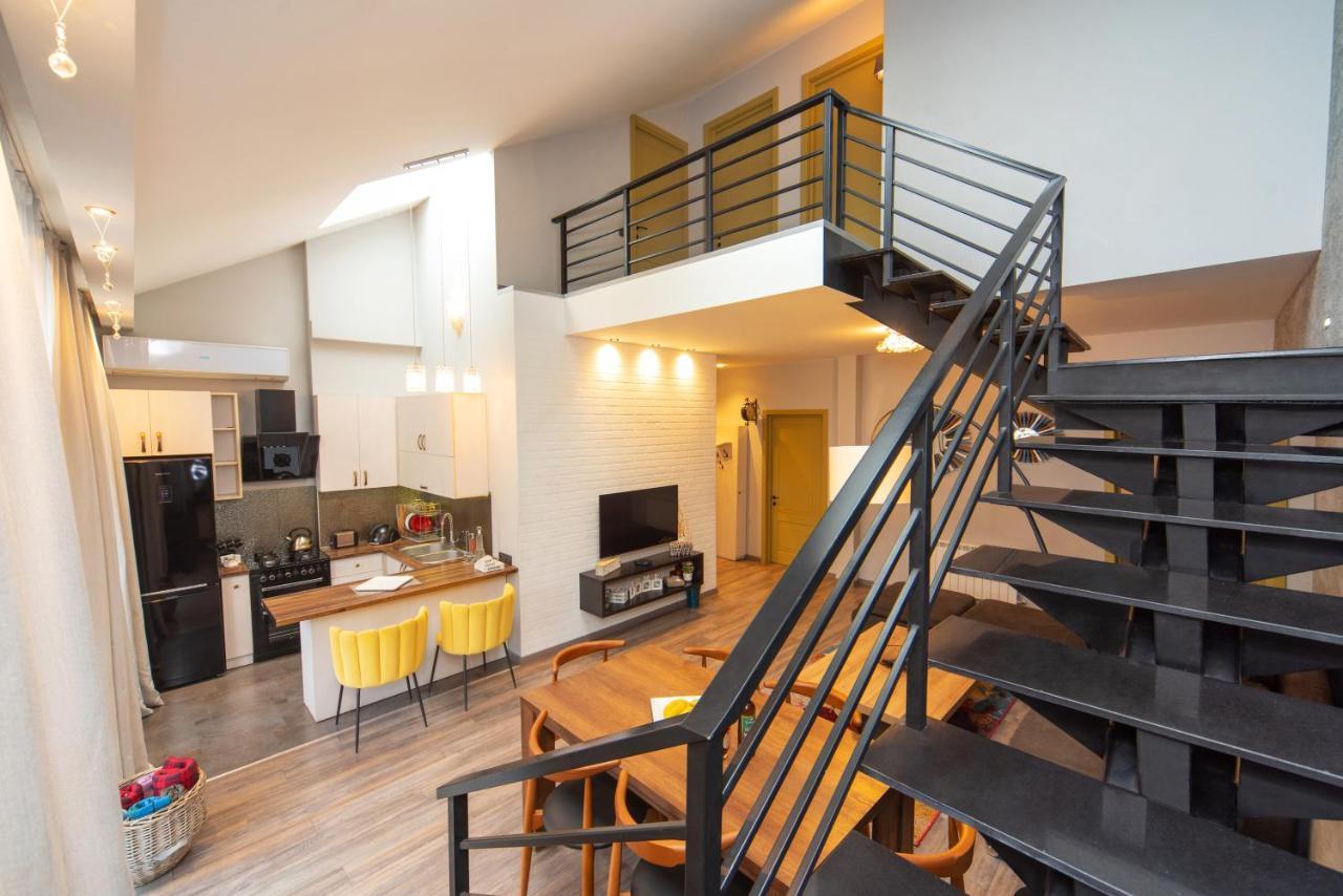 Luxury 4 Bedroom Apartment #1 In The City Center Of Tbilisi Zewnętrze zdjęcie