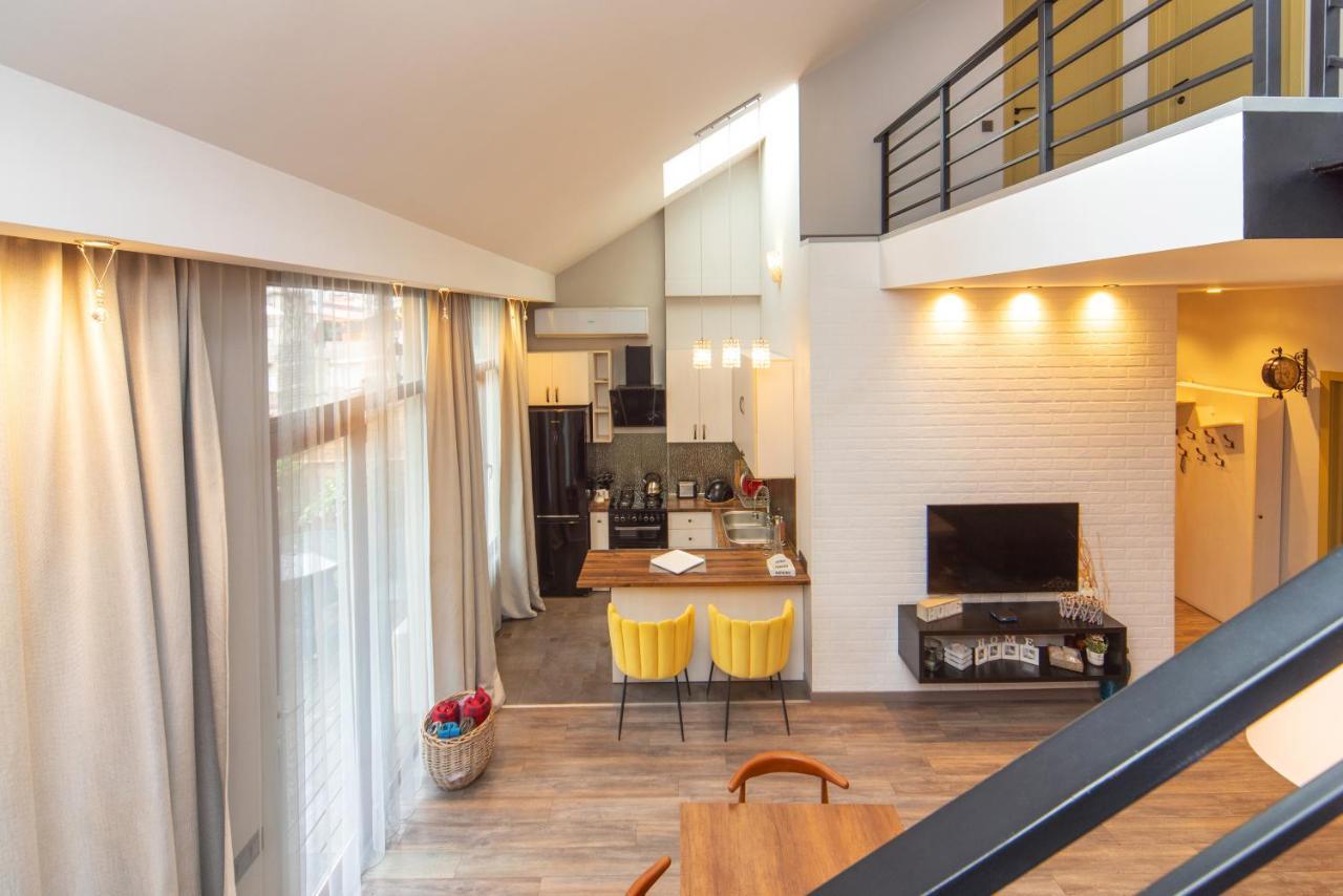 Luxury 4 Bedroom Apartment #1 In The City Center Of Tbilisi Zewnętrze zdjęcie