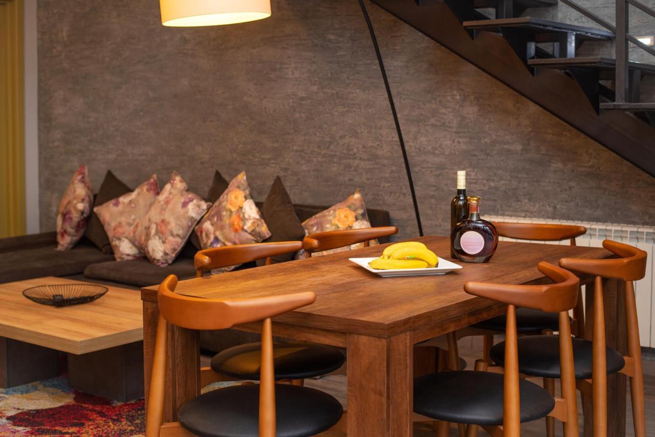Luxury 4 Bedroom Apartment #1 In The City Center Of Tbilisi Zewnętrze zdjęcie