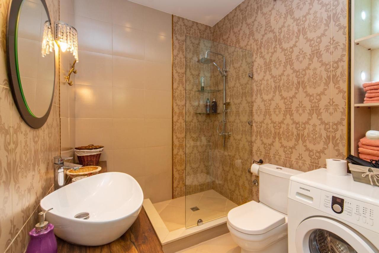 Luxury 4 Bedroom Apartment #1 In The City Center Of Tbilisi Zewnętrze zdjęcie